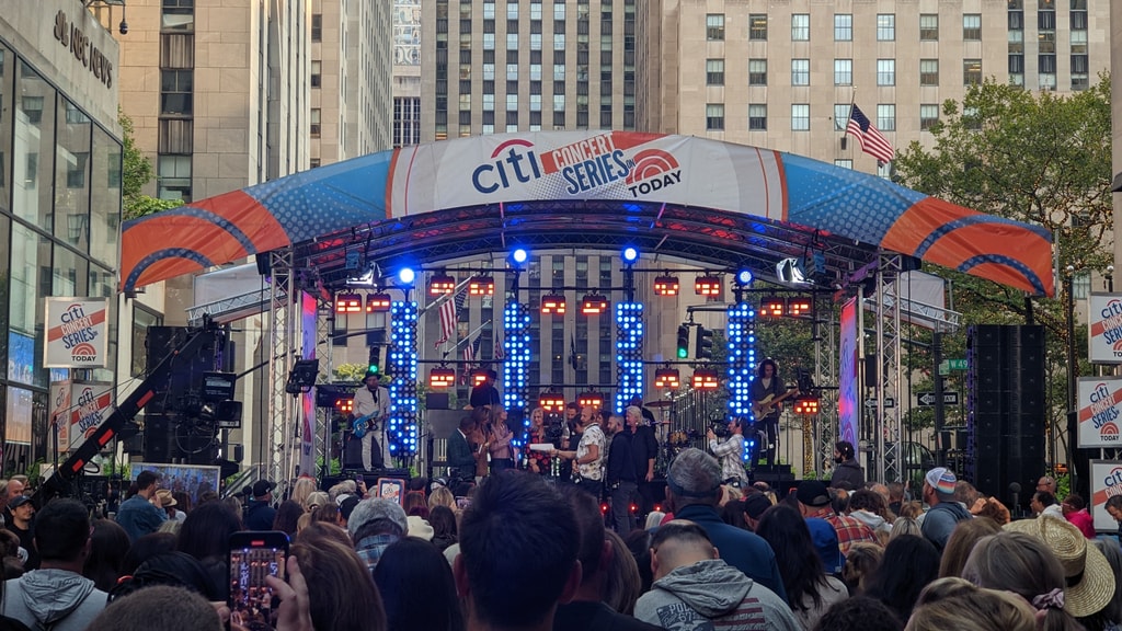 Photo of 75 Rockefeller Plaza in Manhattan, New York, NY