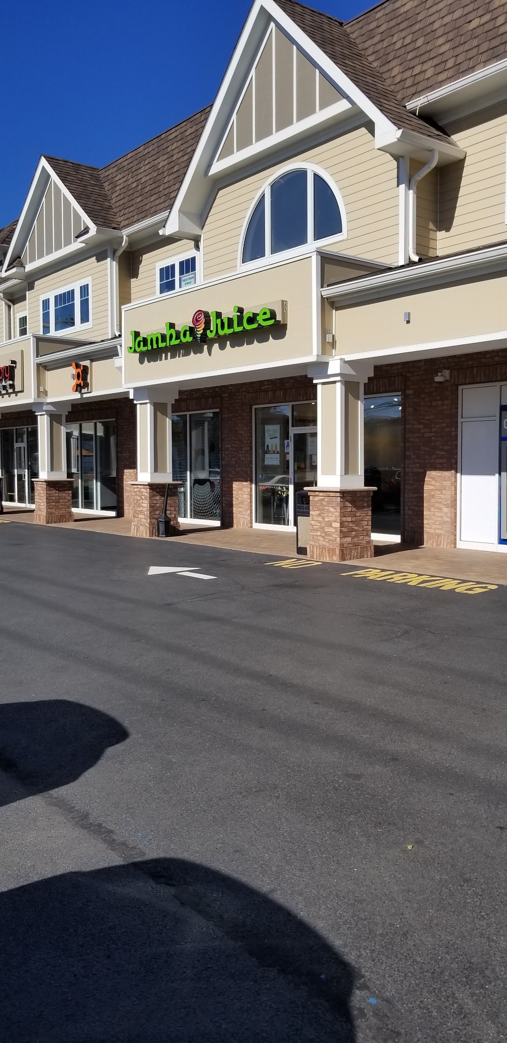 Photo of Woodrow Plaza in Staten Island, NY