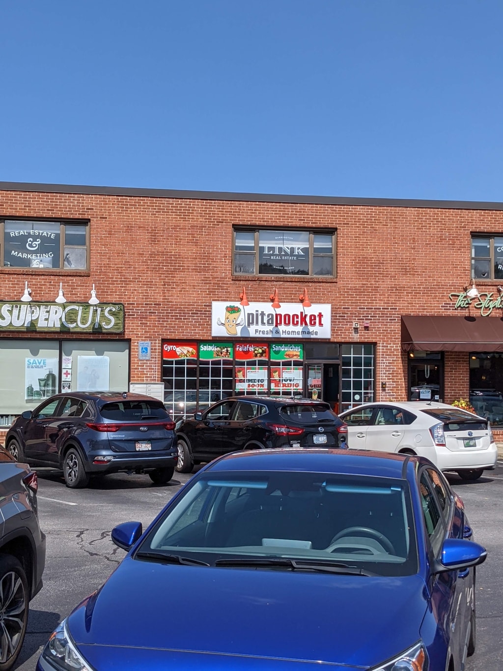 Photo of Barrington Shopping Center in Barrington, RI
