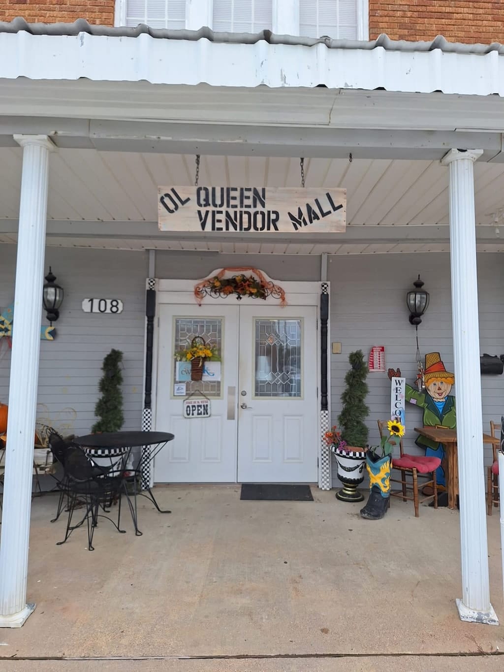 Photo of The OL’Queen Theatre Vendor Mall-Indoor Flea Market in Ferris, TX